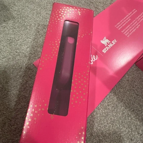 Barbie Stanley 40 oz Time to Shine - Picture 4 of 5